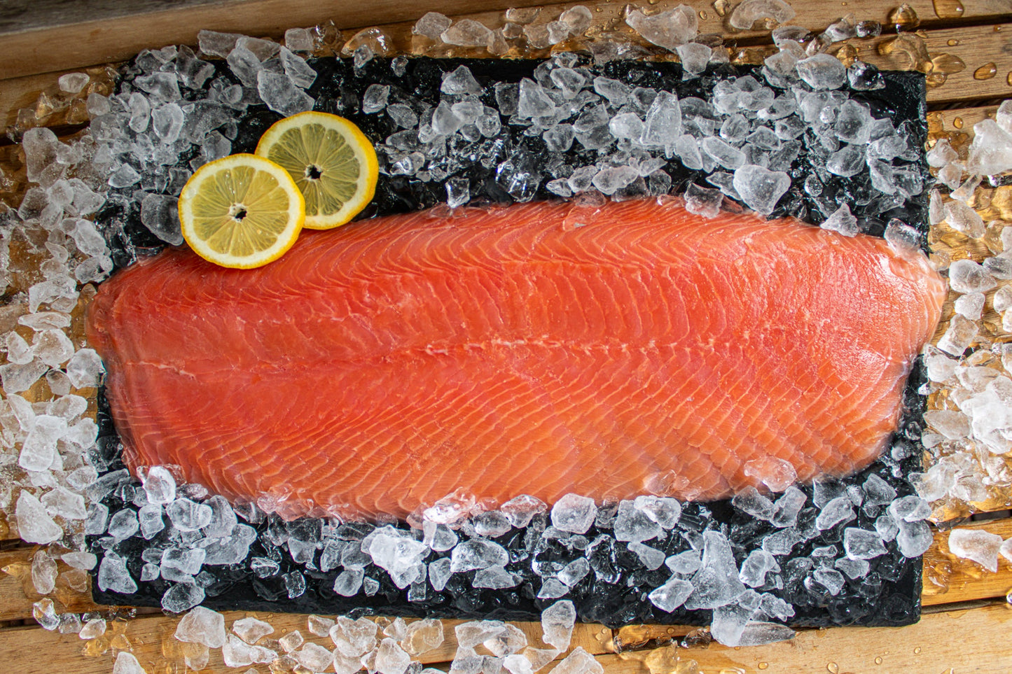 Tiefkühlfrisch - LandLachs-Räucherlachs - eine Seite, geschnitten