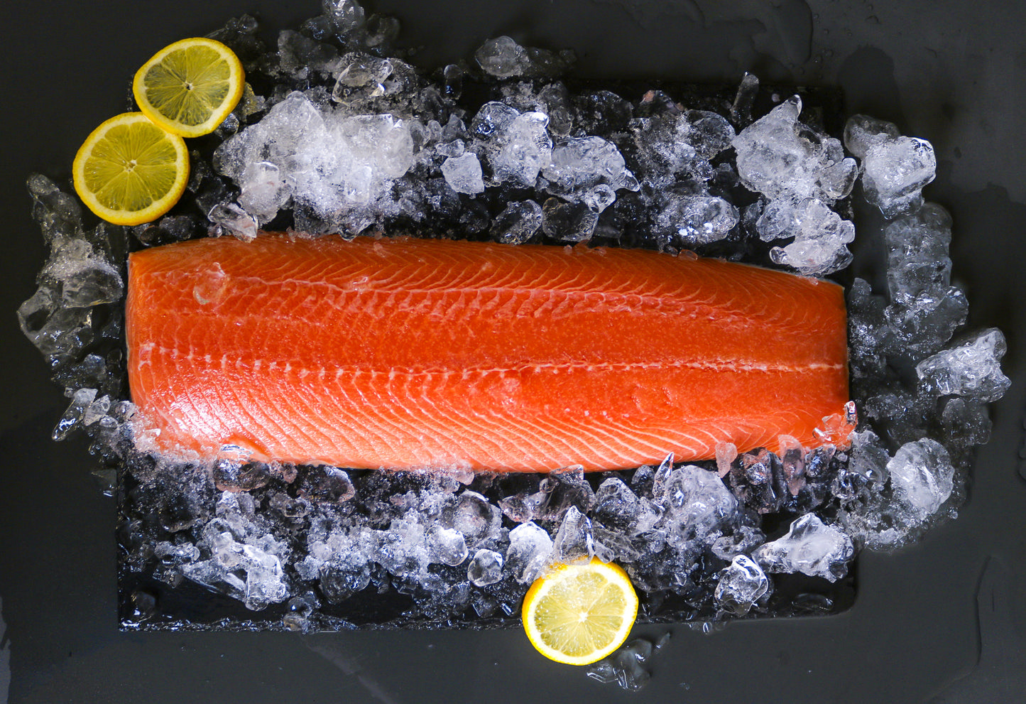 Tiefkühlfrisch - LandLachs-Räucherlachs - Filet, eine Seite, mit Haut